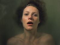 Gwyneth Paltrow shows pussy