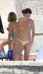 Anna Friel paparazzi topless photos