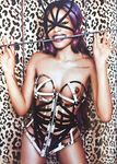 Azealia Banks poses naked for fans