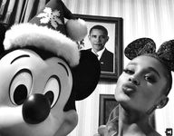 Ariana Grande reveals pussy and naked ass