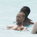 Amber Rose shows shocking vagina and nude boobs