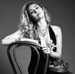 Miley Cyrus goes completely nude