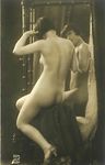 Young Louise Brooks shows pussy and naked ass