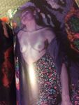 Miley Cyrus shows sexy nude tits
