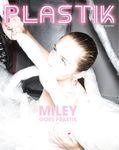 Miley Cyrus shows sexy nude tits