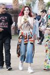 Bella Thorne strips topless
