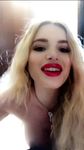 Bella Thorne strips topless
