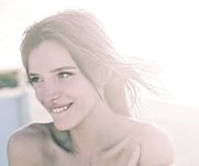 Bella Thorne naked and sexy photo collection