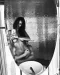 Emily Ratajkowski topless and nude pictures