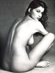Laetitia Casta shows perfect nude boobs
