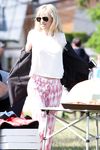 Anna Faris shows boobs and nude ass