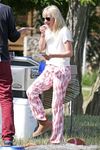 Anna Faris shows boobs and nude ass