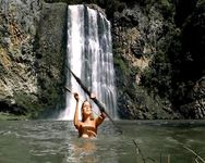 Leelee Sobieski reveals nude boobs and sexy ass