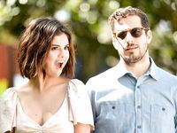 Selena Gomez flashes nipples and nude body