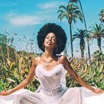 Ebonee Davis shows pussy