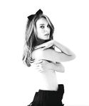 Natalie Portman goes nude