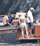 Gillian Anderson oops and young nude pics