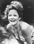 Valerie Perrine shows naked boobs