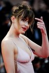 Dakota Johnson sexy