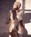 Amber Rose poses naked and breaks the internet