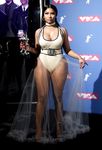 Nicki Minaj shamefull nip-slip and topless pics