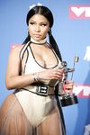 Nicki Minaj shamefull nip-slip and topless pics