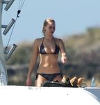 Jennifer Lawrence bikini