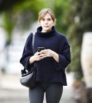 Elizabeth Olsen cameltoe