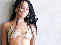 Zoë Kravitz sexy