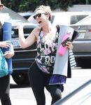 Kaley Cuoco cameltoe