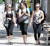 Kaley Cuoco cameltoe