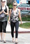 Kaley Cuoco cameltoe