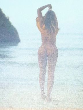 Beyonce Knowles nude and bare butt moments