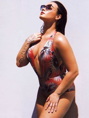 Demi Lovato showing off massive boobs