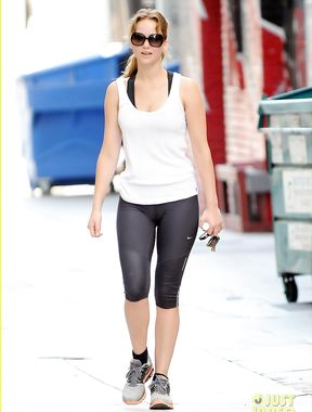 Jennifer Lawrence cameltoe