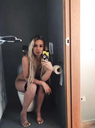 Tana Mongeau sexy youtuber goes naked
