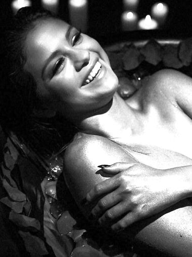 Selena Gomez topless collection