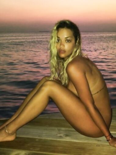 Rita Ora nude boobs and topless selfies