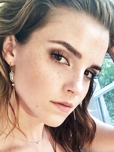 Emma Watson sexy feet and nude pics