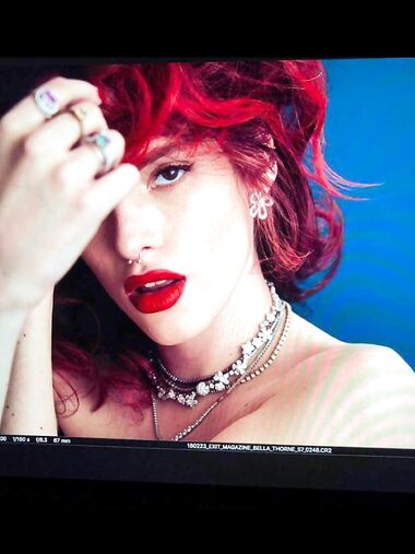 Bella Thorne major sideboob and topless pics