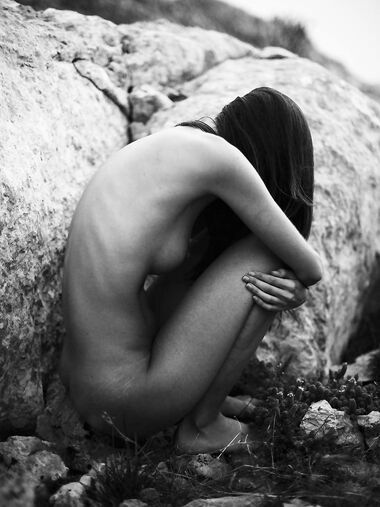 Rebecca Bagnol shows slim nude body