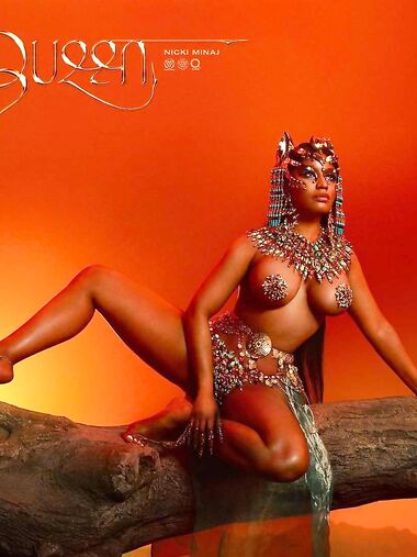 Nicki Minaj topless and naked selfies