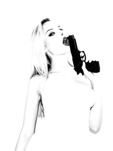 Dioni Tabbers gun licking - Lovecat Magazine by Jacob Dekat