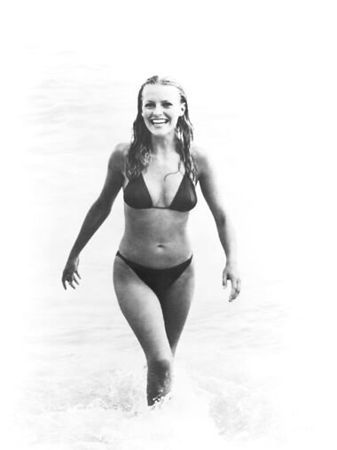 Cheryl Ladd sexy bikini pic collection