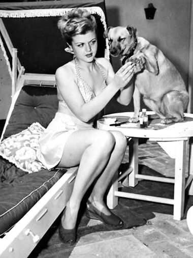 Angela Lansbury drops cleavage - damn hot