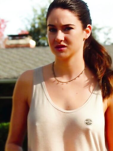 Shailene Woodleyi nipples