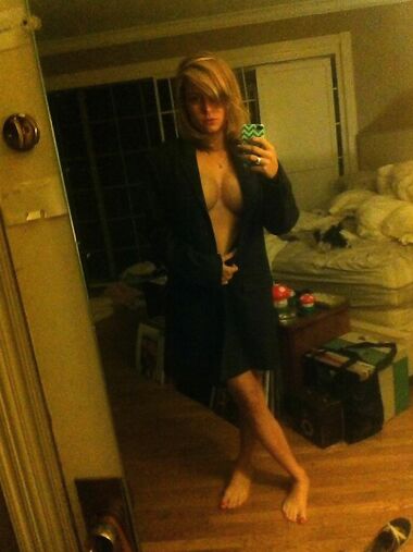 Brie Larson nude