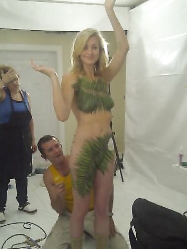 Yvonne Strahovski naked