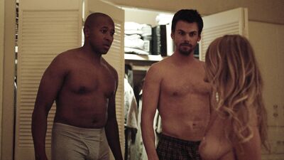Eliza Coupe, Teri Andrez – Casual s01e07 (2015)