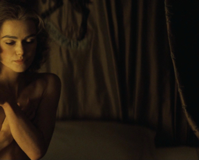 Keira Knightley, Hayley Atwell – The Duchess (2008)